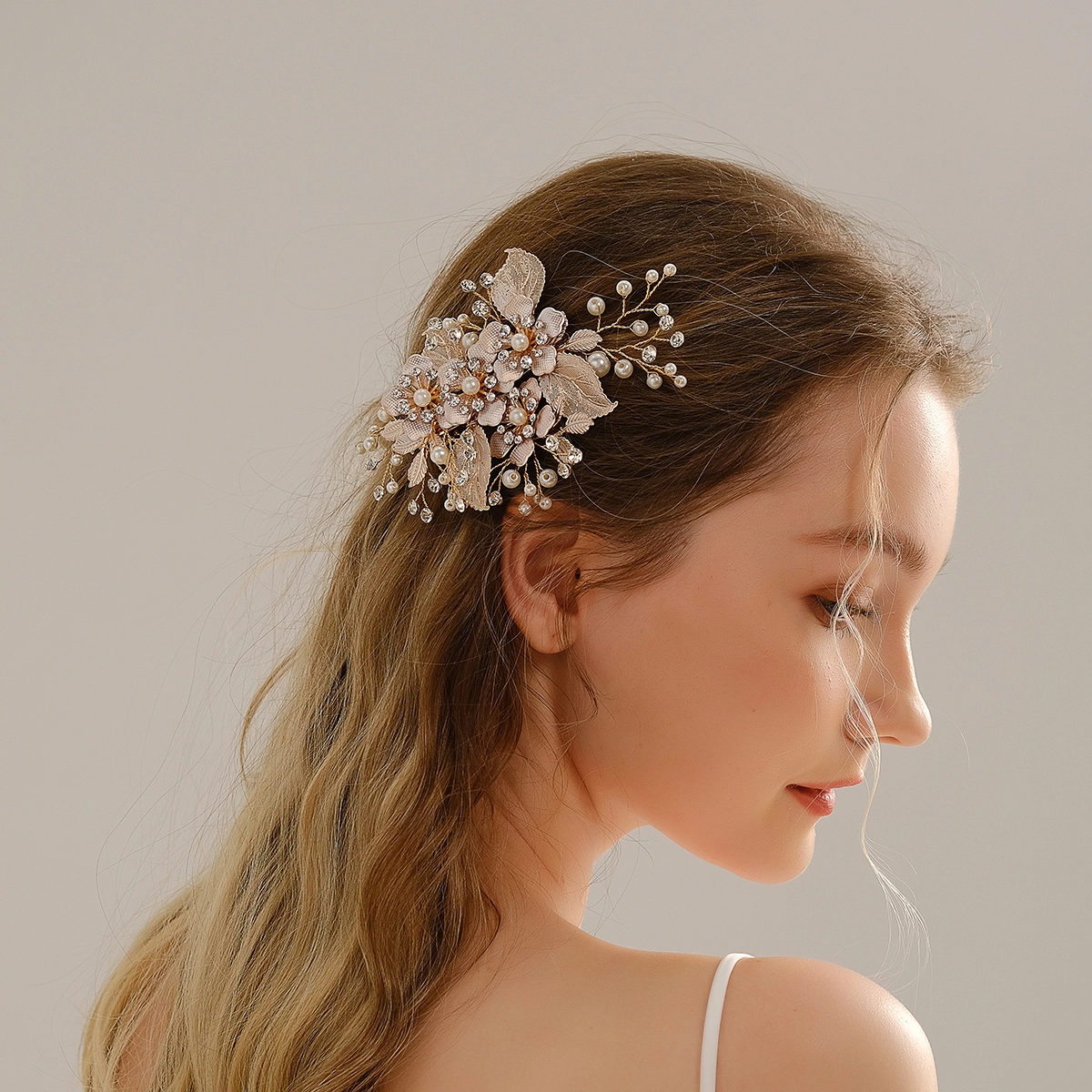 Exquisite Handmade Imitation Pearls Hair Clips Versatile Golden Flower Leaf Rhinestone Hair Clips Wholesale 1