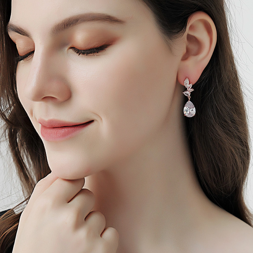 Fashion Light Luxury Classic Teardrop Zircon Earrings for Women Versatile Geometric Earrings Wholesale 1
