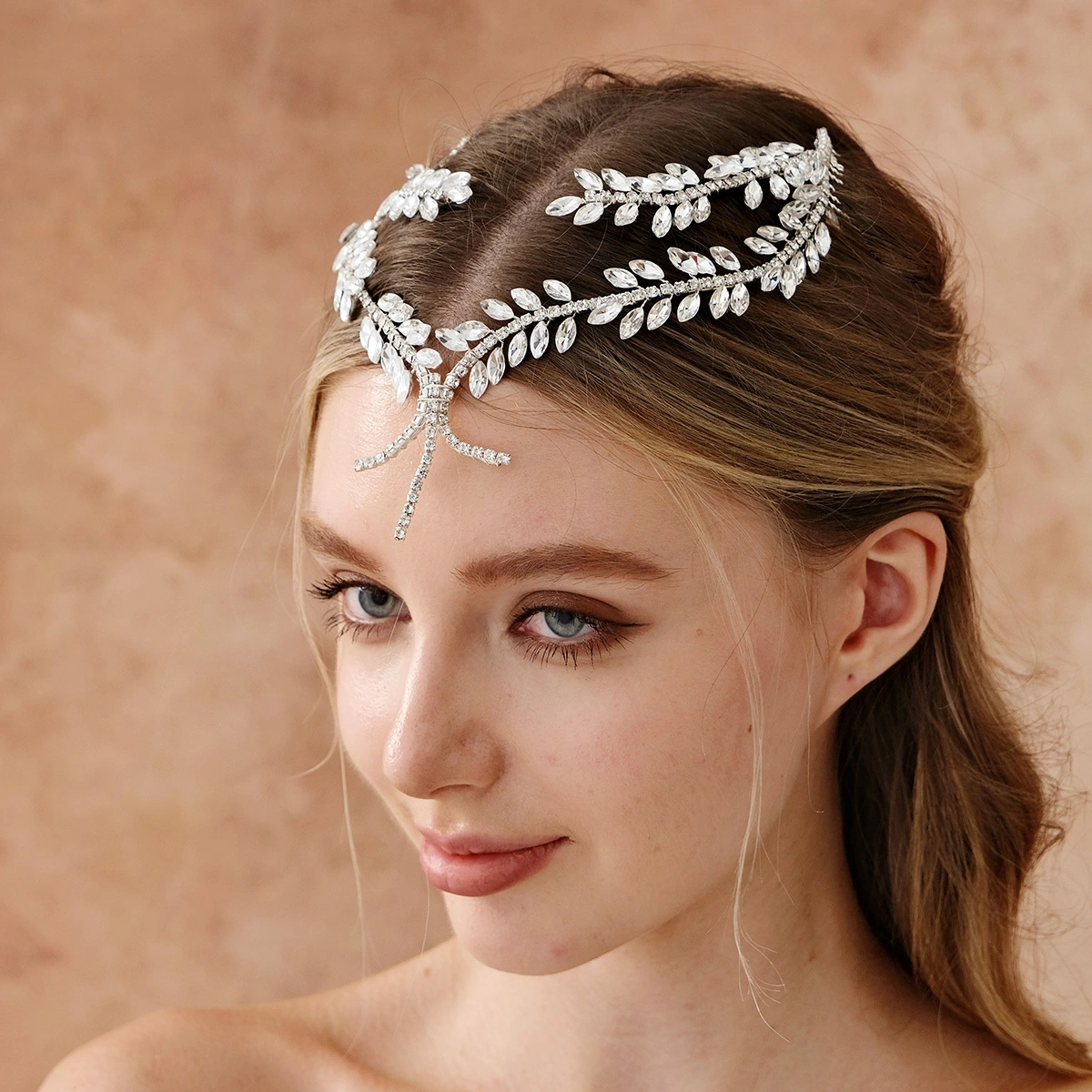 Luxuriöses Strass-Doppelkamm-Stirnband, modisches Braut-Stirn-Accessoire, exquisite handgefertigte Haarranke 1