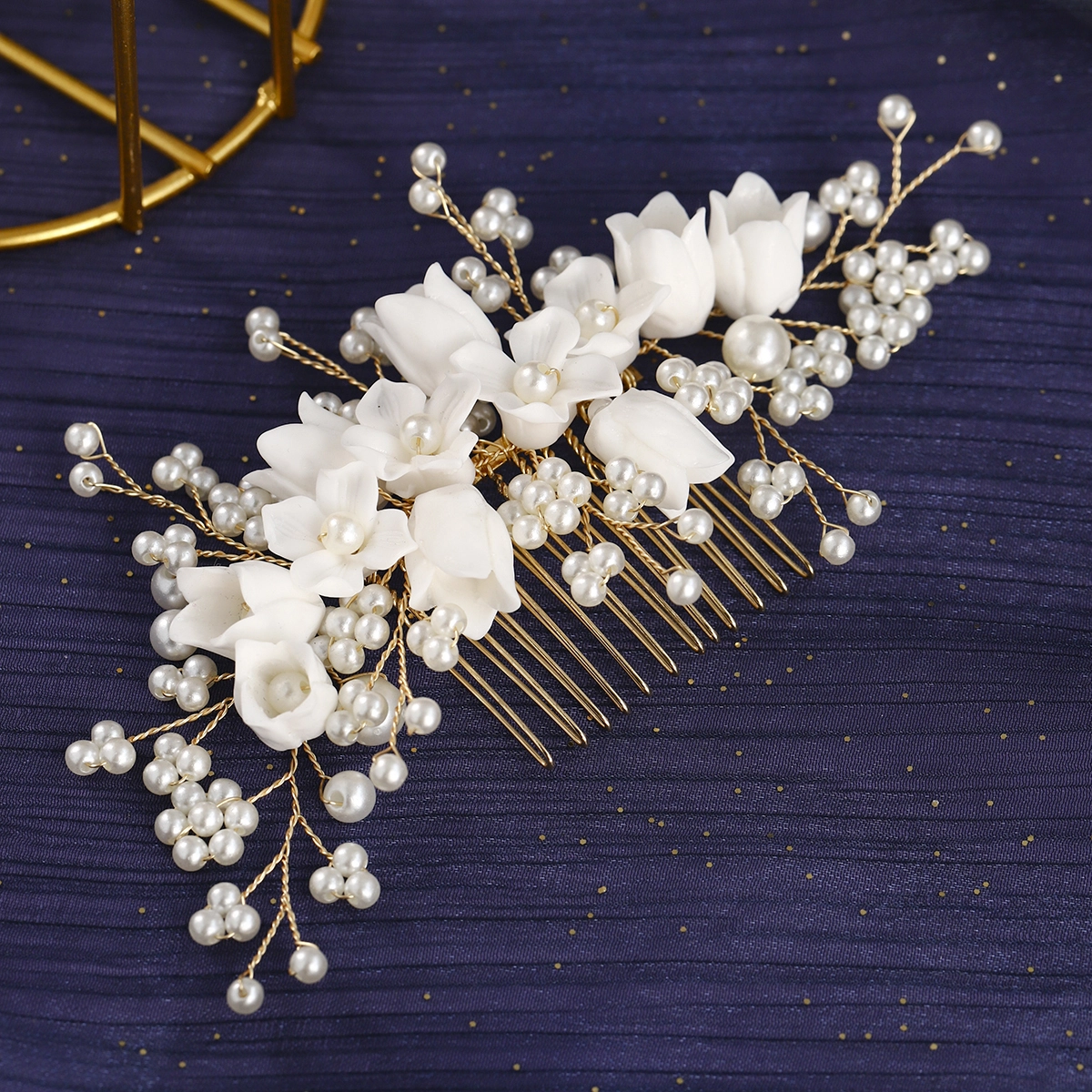 Braut-Hochzeitsfrisur-Haarkamm, weißer Keramik-Haarkamm mit Blumenmuster, handgefertigter Haarkamm mit Perlenbesatz 1